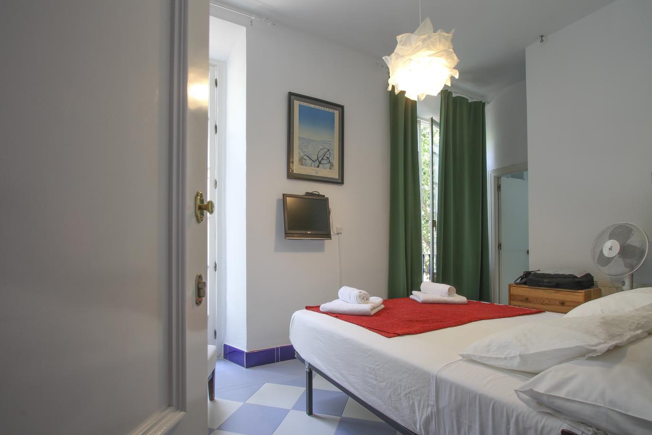 Hostal Las Acacias 马拉加 外观 照片